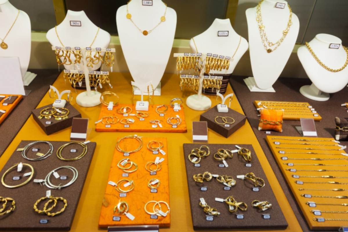 perbedaan emas 22 dan 23