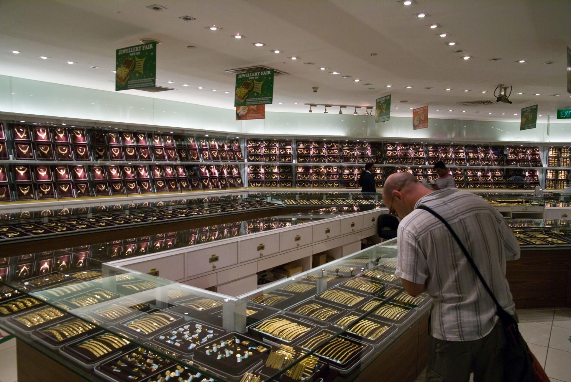 Jual emas saat harga naik