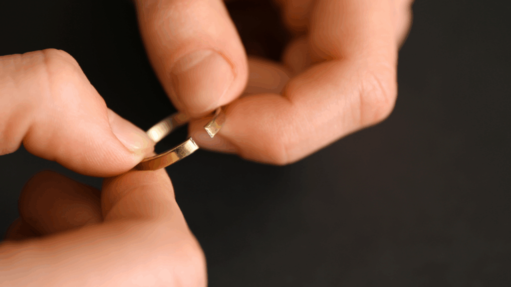 Emas patah tetap punya nilai
