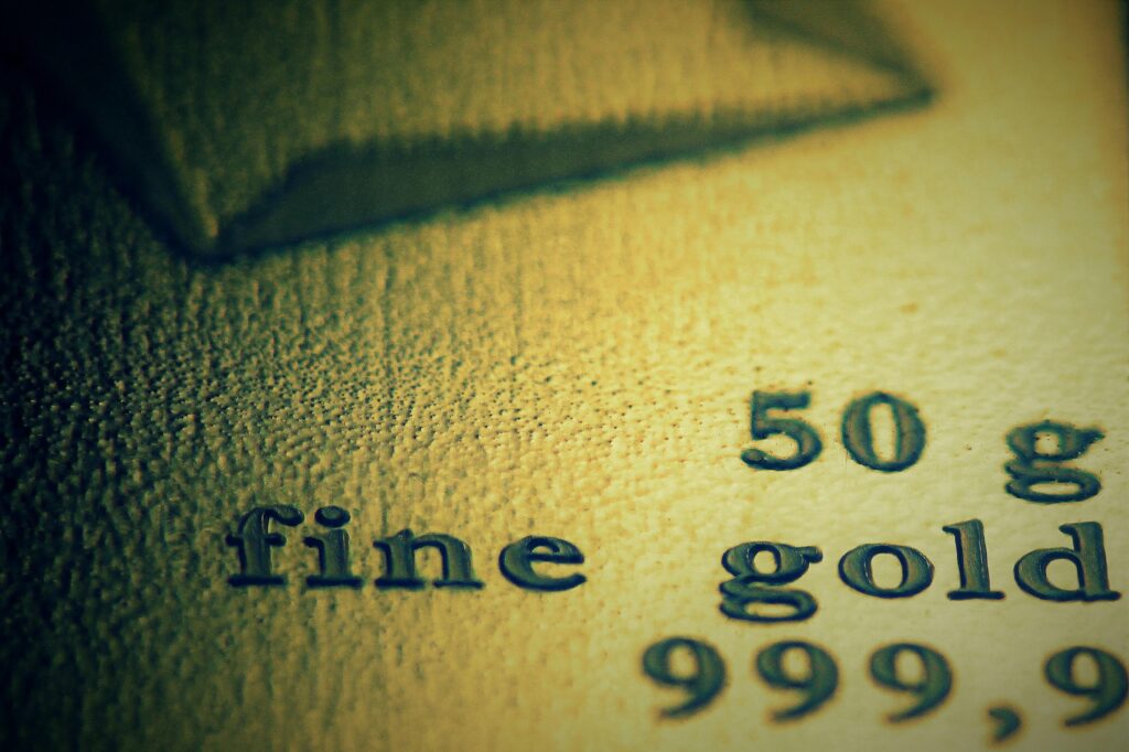 profil risiko investasi emas 
