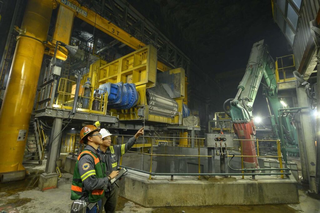 di manakah letak tambang emas terbesar di Indonesia
