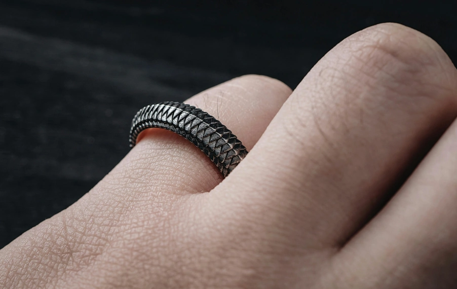 Arti Cincin di Jari cowok